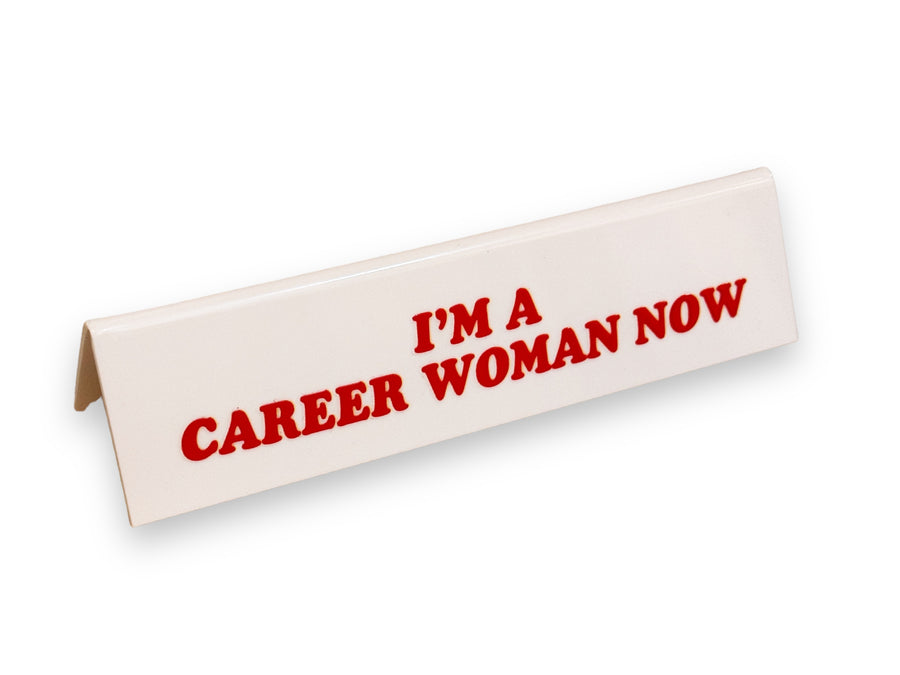 Funny Office Desk Sign - 'I'm Right On Top Of That Rose' Cubicle Decor, Positive Gift For Coworkers, Boss, Or Teammate (6.3" X 3.14")